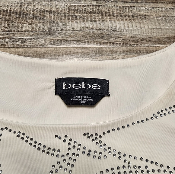 Bebe White Embellished Short Sleeve Dress - Picture 4 of 4